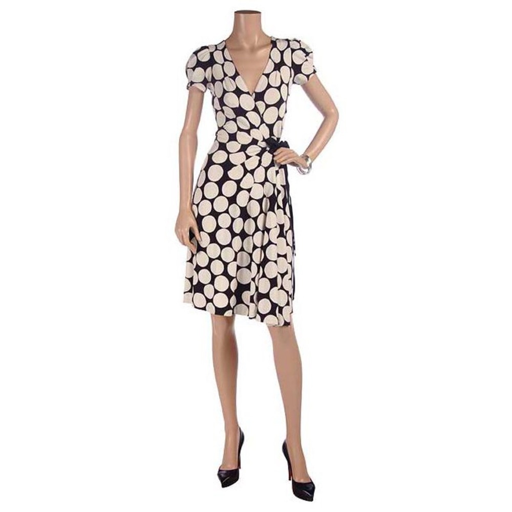 NWT Diane Von Furstenburg White Dress with Black Polka Dots Size 2